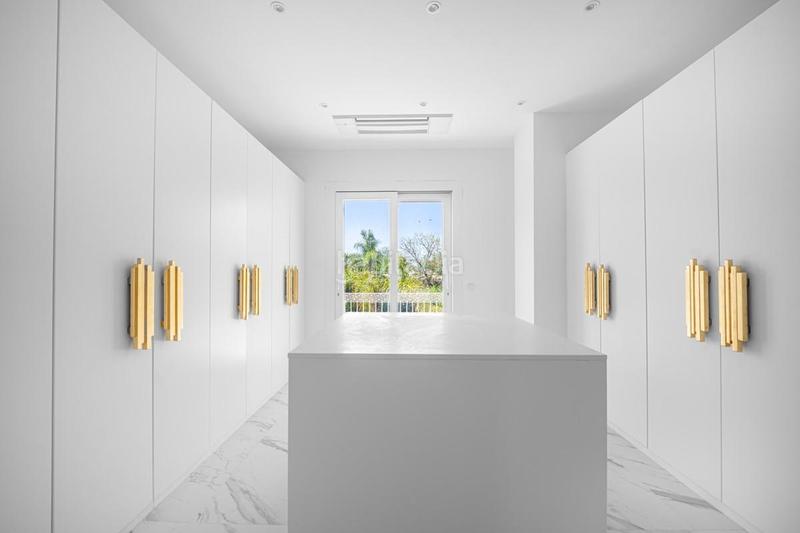 Foto 7d75c6c5-b6a6-4ccc-a65f-94999ebaecfa. Chalet avec parking piscine dans Los Monteros Marbella