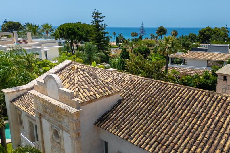 Foto cd3bec77-47ce-42ac-a87f-9412f072fd61. Xalet amb aparcament piscina a Los Monteros Marbella