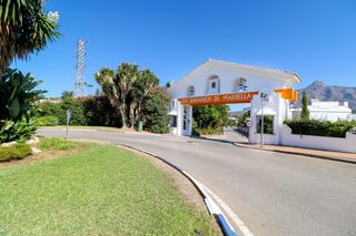 Semi detached house in Urbanizacion alameda-naranjos marbella