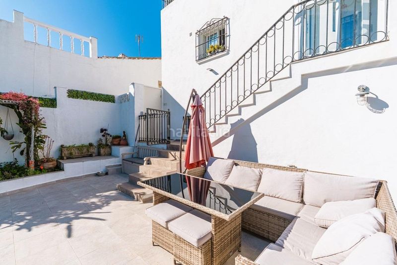 Foto 027487bc-12bd-47fd-ae5e-a8ae7cc2dbac. Casa adossada amb aparcament piscina a Los Llanos Estepona