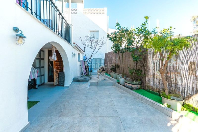 Foto 657339bb-1b0d-4094-8087-33bd203b8117. Casa adossada amb aparcament piscina a Los Llanos Estepona