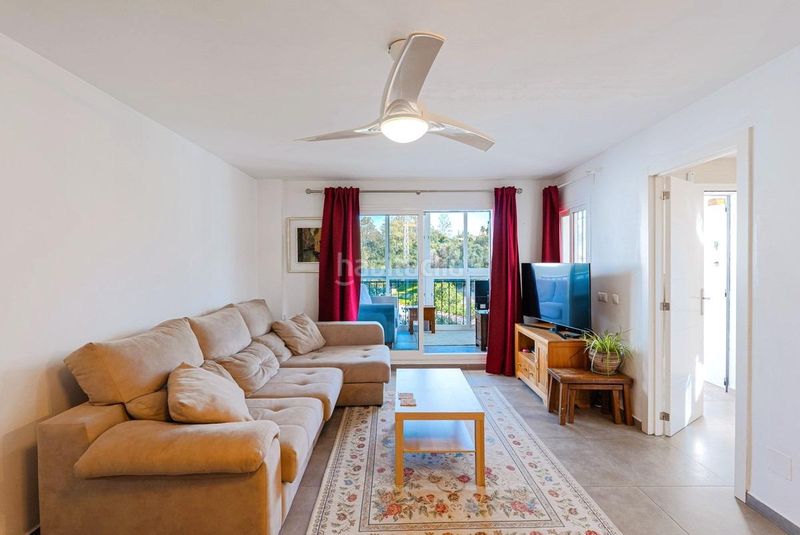 Foto af14e546-fb11-400e-8bc7-a71311bfa5ef. Casa adossada amb aparcament piscina a Los Llanos Estepona