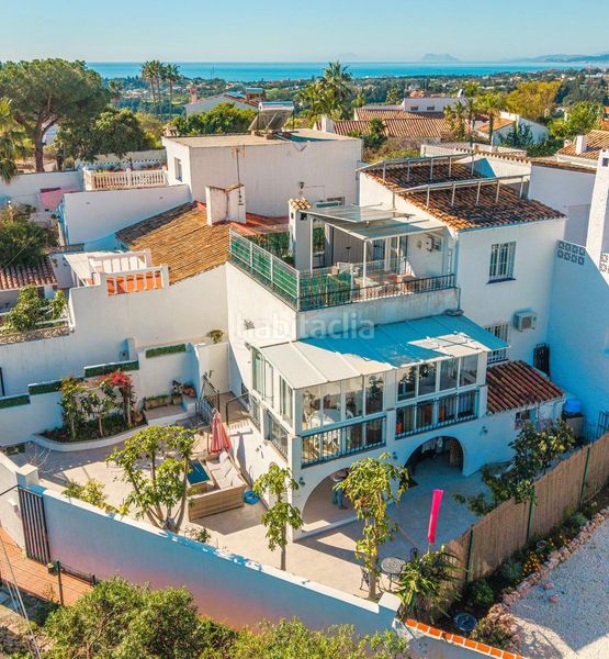 Foto b3443d0b-65fe-4305-a0db-3c2299e05ede. Casa adossada amb aparcament piscina a Los Llanos Estepona