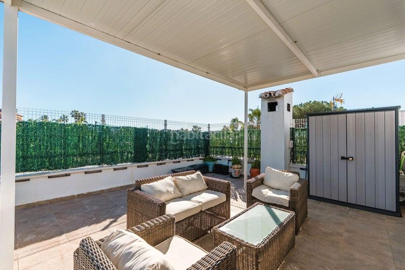 Foto c668fed1-a218-450d-8629-524cf1bc825f. Casa adossada amb aparcament piscina a Los Llanos Estepona