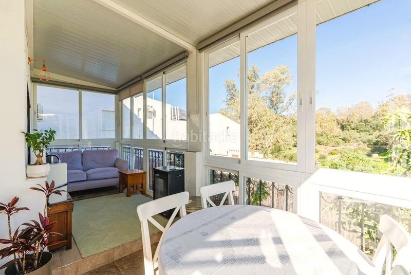 Foto f3b4640e-efe0-4d46-a150-69a25b91d007. Casa adossada amb aparcament piscina a Los Llanos Estepona