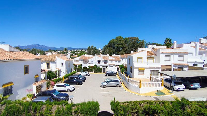 Foto b2a25de1-de80-4af6-b072-c350c9b0bd79. Casa pareada en garcia lorca en Nueva Atalaya Estepona