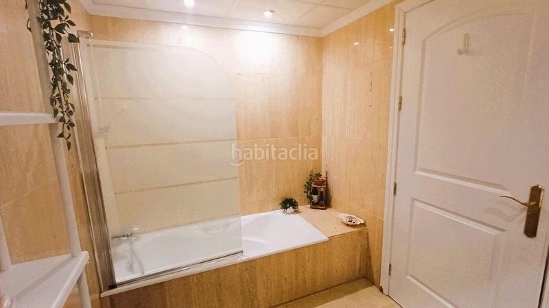 Foto 007b20a5-f654-4f47-9bce-c04d715e33b7. Planta baja en calle la hiedra en Elviria Marbella