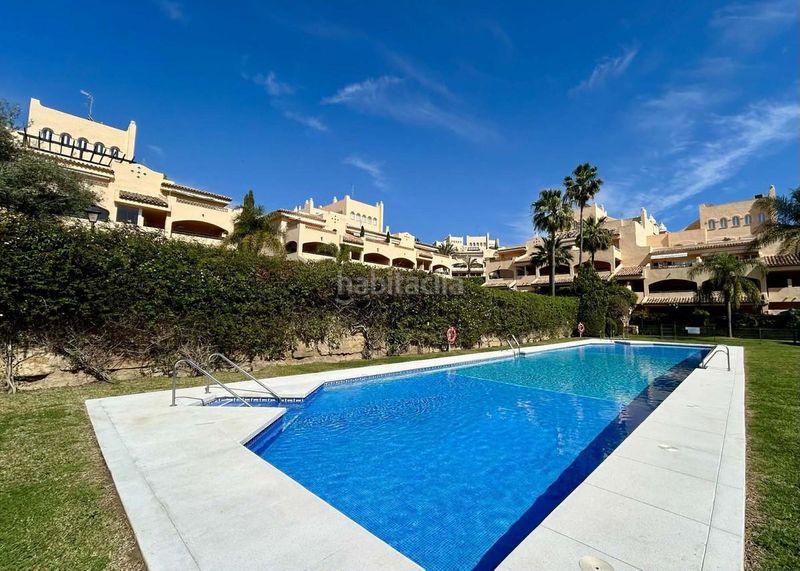 Foto 1a2857f9-84d1-49ef-ba9c-7baa7c664f53. Planta baja en calle la hiedra en Elviria Marbella