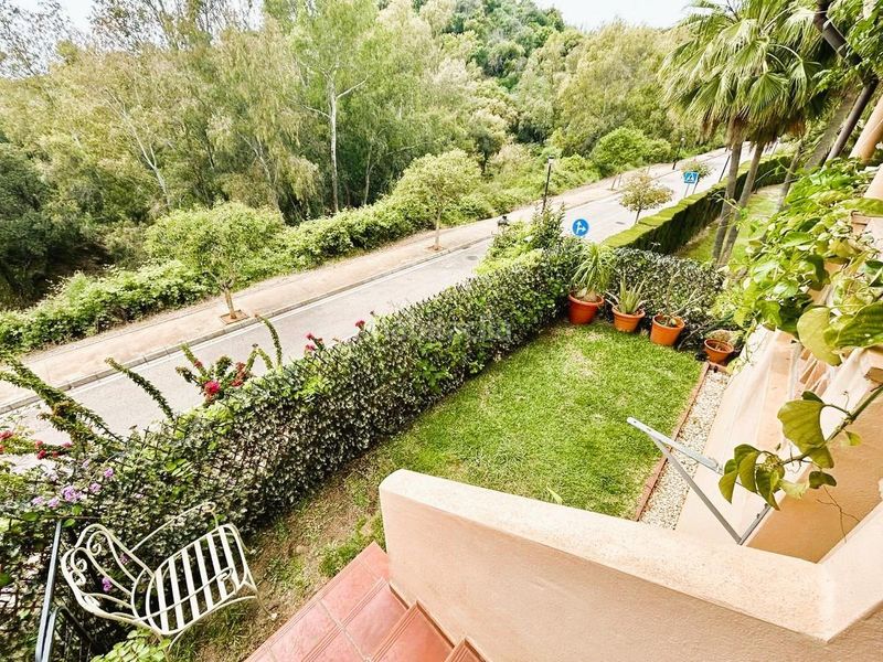 Foto 4a1c43bb-c569-4044-9cf0-738558662908. Planta baja en calle la hiedra en Elviria Marbella
