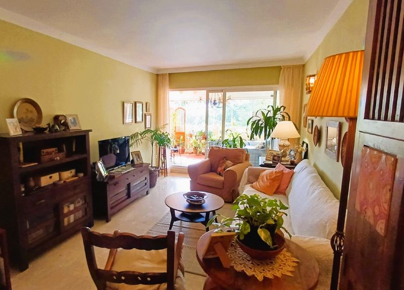 Foto a4e6bd1c-c144-4a42-a28d-99e48f3d99d0. Planta baja en calle la hiedra en Elviria Marbella