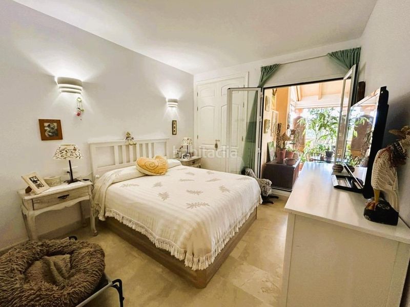 Foto c55a0682-1924-4ea5-8200-8aff39a58df9. Planta baja en calle la hiedra en Elviria Marbella