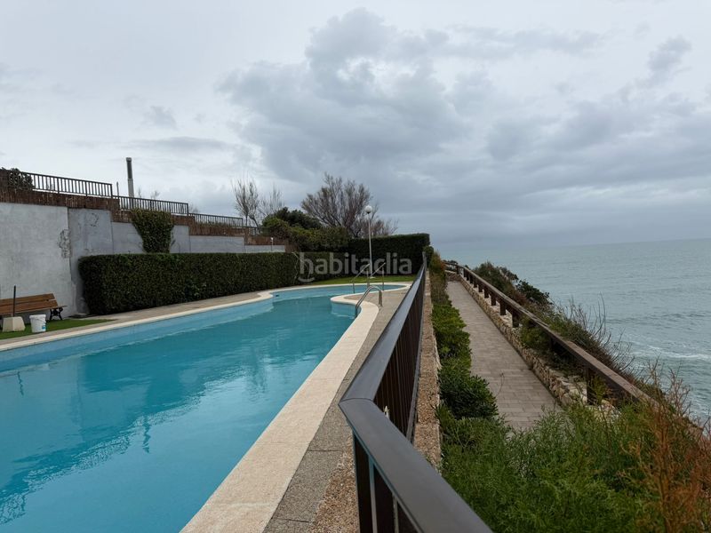 Foto 00b73e4e-8932-4d78-840f-e6e20ab59147. Pis amb xemeneia calefacció aparcament piscina a Salou