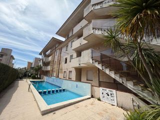 Apartament a Els Esquirols. !apartamento en planta baja con jardín y piscina , pk y trastero