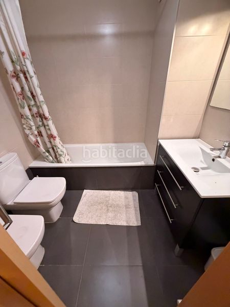Foto b3781b94-e951-43b2-8ba6-2011c233c639. Pis amb xemeneia calefacció aparcament a casc antic - nou Cambrils Cambrils