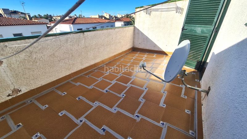 Foto f2cd780c-3b4c-425d-a776-2e5a065a07b2. Xalet amb xemeneia calefacció aparcament piscina a Cambrils
