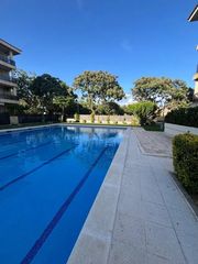 Appartement à Els Esquirols. ***edificio mónaco; piso renovado con zona verde, piscina, pk y