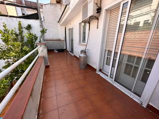 Haus in Palafolls. Casa amplia con local