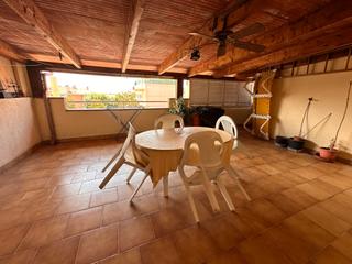 Maison dans Palafolls. Casa amplia con local