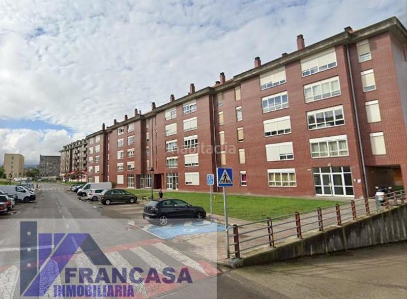 Foto 0eeab0b6-aaba-4593-a073-f4b3c4d26cb4. Pis a Maliaño Camargo