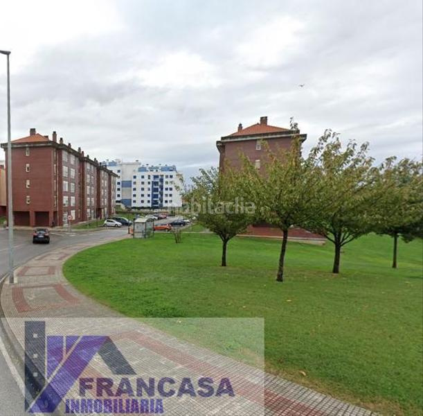 Foto d8c03ae2-c8c9-4fe9-ace8-054a1ce01fa1. Pis a Maliaño Camargo