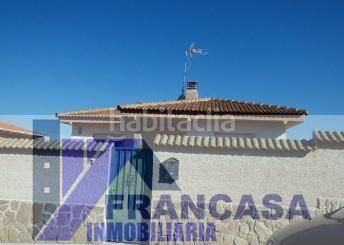 Foto a98c1a91-6697-4d55-b244-fe8fc8f58b3b. Xalet amb aparcament piscina a Méntrida