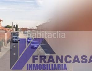 Foto 874355f5-d387-4fe5-a59c-081eee5c9d22. Casa amb aparcament a Santa Olalla
