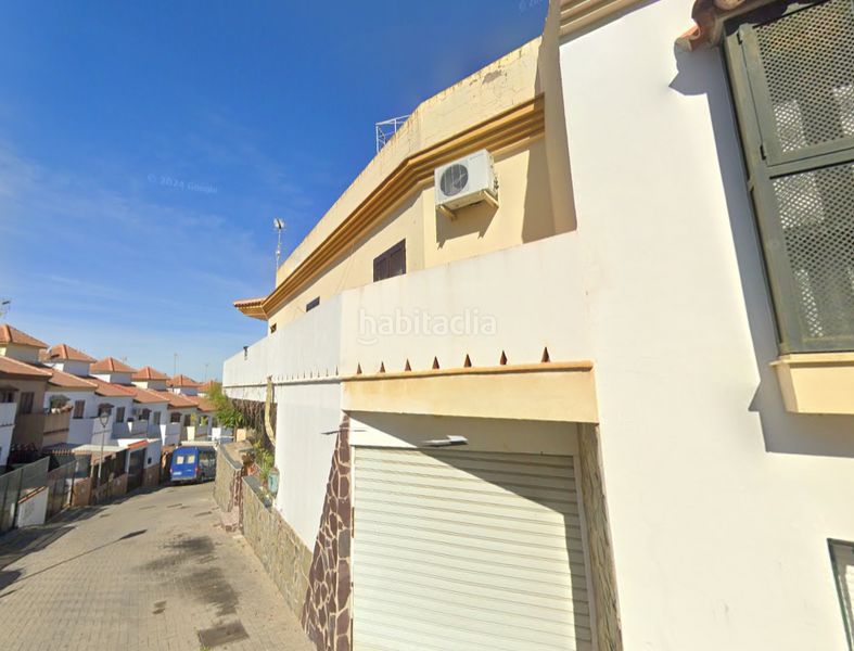Foto ea23eb4a-fec6-4be6-9e4f-e03425336039. Chalet  en Lepe