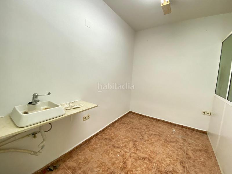 Foto 4f9371c9-b1b6-4cb6-9207-1e3f625d2081. Alquiler local comercial  con gran visbilidad en Gandia