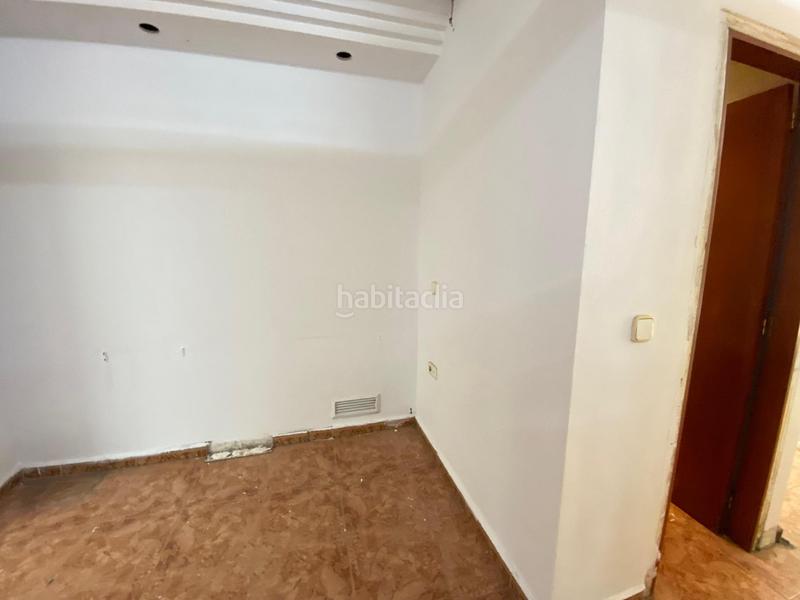 Foto 7bac43c7-c45e-4773-8584-653ec03cf1bf. Alquiler local comercial  con gran visbilidad en Gandia