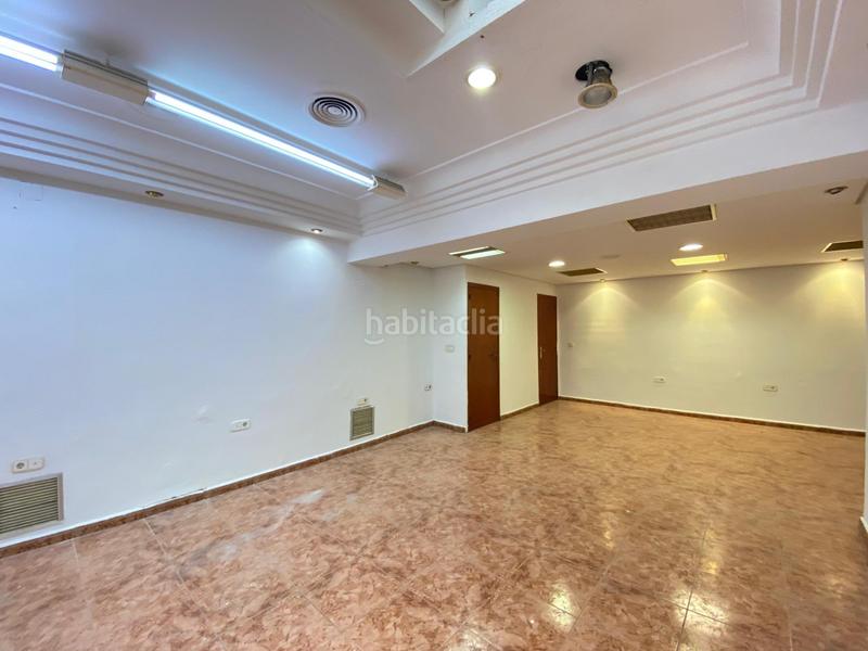 Foto 7efd0564-9fd7-4454-977c-d6a5b5f2869b. Alquiler local comercial  con gran visbilidad en Gandia