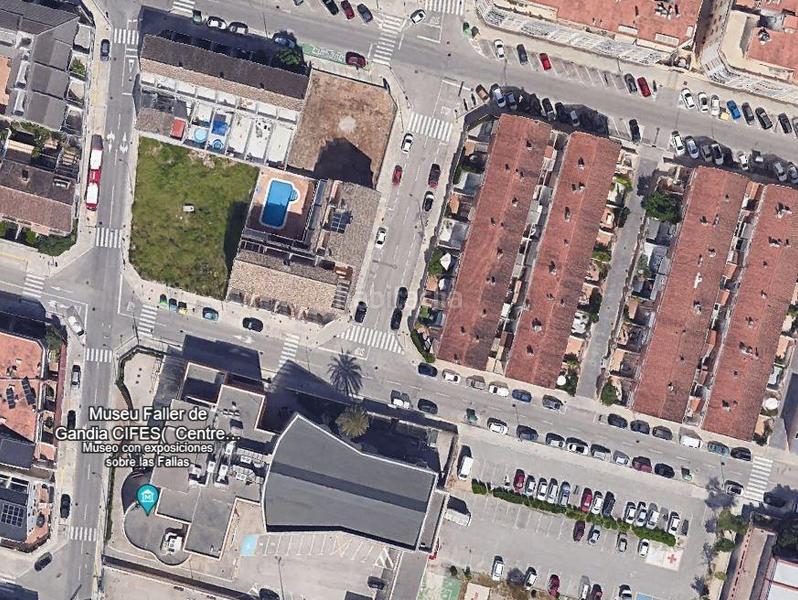 Foto 9f294619-1389-48a2-a6e2-76a5b957c5f7. Terreno residencial parcela para adosados en Plaza Elíptica - República Argentina Gandia