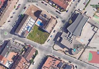 Terreny residencial a Plaza Elíptica - República Argentina. Parcela para adosados