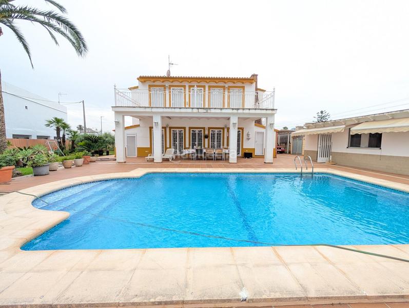 Foto 1d8687da-c6eb-4e87-8a09-60969fbd4931. Chalet with heating parking in Park Nord - Casona Gandia