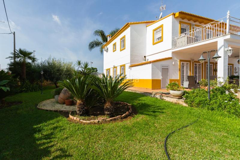 Foto 3eda1414-c8b4-4e9b-b146-a458489ddbc9. Chalet with heating parking in Park Nord - Casona Gandia