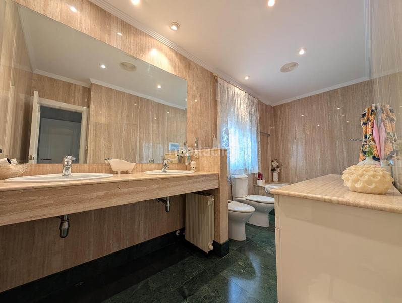 Foto 6e184402-d81d-44e0-8bd3-815b1d5420f4. Chalet with heating parking in Park Nord - Casona Gandia