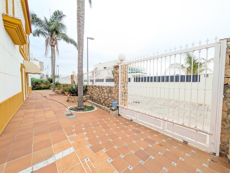 Foto 784ae229-ff9b-4cfd-a744-f0115d6b597f. Chalet with heating parking in Park Nord - Casona Gandia