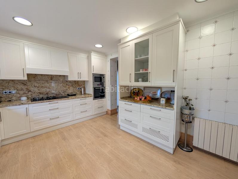 Foto 94218592-0021-43f8-9f77-e7151ef44e4d. Chalet with heating parking in Park Nord - Casona Gandia