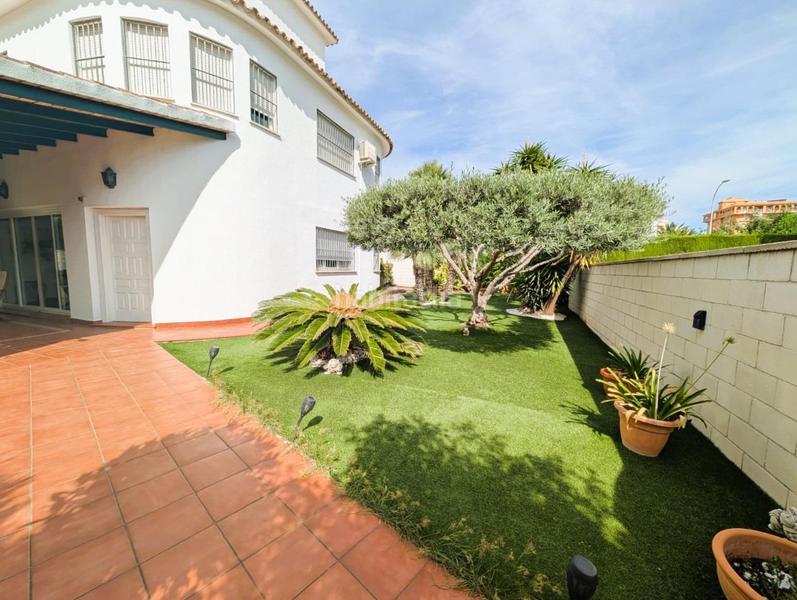 Foto 9029b364-0a70-46c6-b577-5cf81aa1e5dd. Chalet villa de ensueño en les motes exclusividad, elegancia y luz en la Playa de Gandía en Gandia