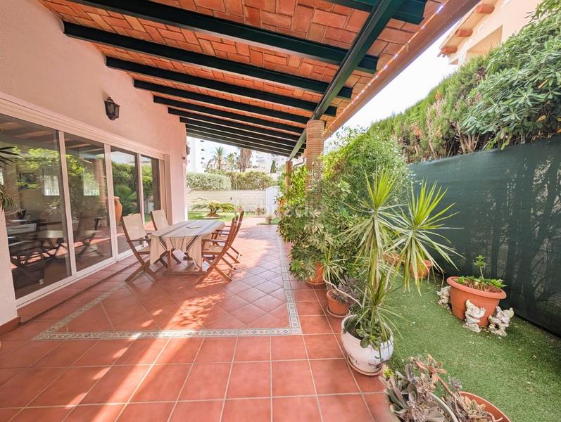 Foto d6ee1107-909d-47fc-9567-3bd7bcfe866b. Chalet villa de ensueño en les motes exclusividad, elegancia y luz en la Playa de Gandía en Gandia