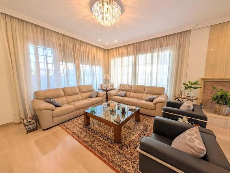 Foto 2209bc88-f50c-4472-a472-6035b0ea02bc. Chalet con riscaldamento parcheggio piscina in Park Nord - Casona Gandia