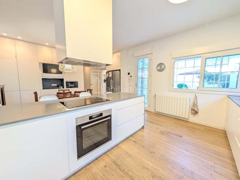 Foto 353f7d16-beae-4cdd-a259-04474987dfe7. Chalet con riscaldamento parcheggio piscina in Park Nord - Casona Gandia