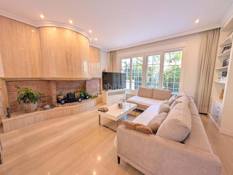 Foto e0e64102-f798-422b-bcb1-6d0e7de2d406. Chalet con riscaldamento parcheggio piscina in Park Nord - Casona Gandia