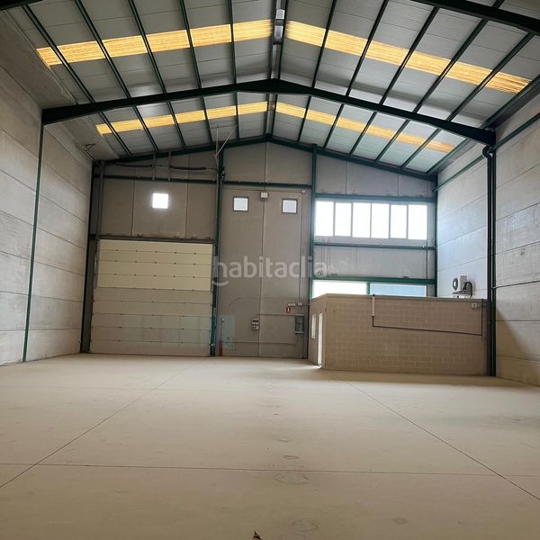 Foto 769605c2-275f-4b2c-974b-cd02bddfd89e. Industrial building in Xeresa