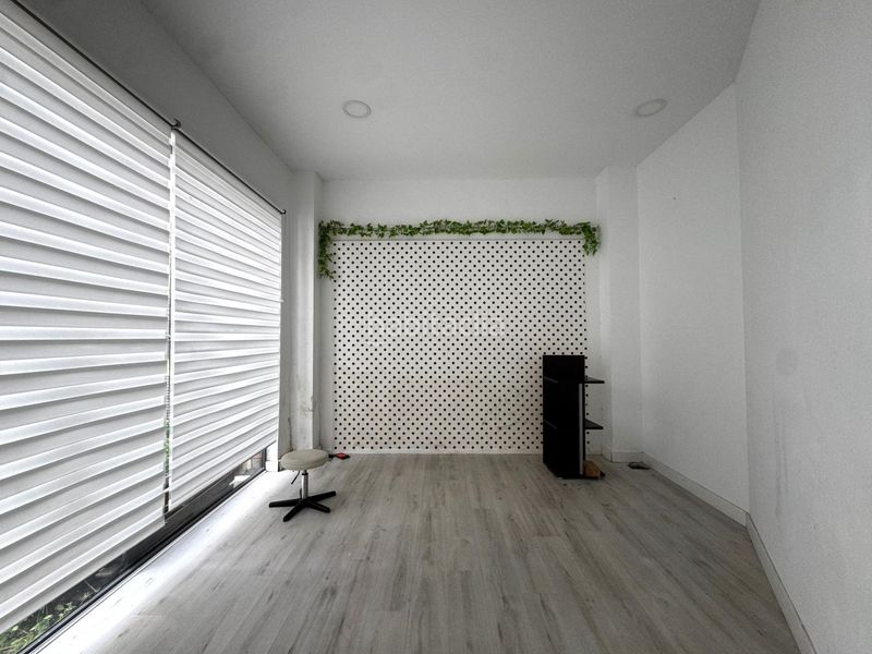 Foto e6c7ba78-2e87-45a8-a184-dac9f74bb351. Alquiler edificio  exclusivo en pleno corazón de gandía visibilidad, amplitud y prestigio para tu negocio en Gandia