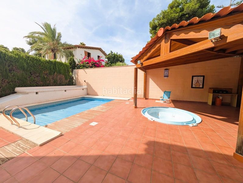 Foto f4561773-c5a3-438a-bd09-9a13548a809c. Xalet amb calefacció aparcament piscina a Playa de Gandía Gandia