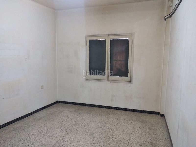 Foto e21cd622-1dc5-476e-9adb-cf9360edfbd3. Local comercial a Palau-solità i Plegamans