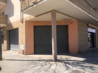 Lloguer Local Comercial a Palau-solità i Plegamans. Local en alquiler, listo para actividad.