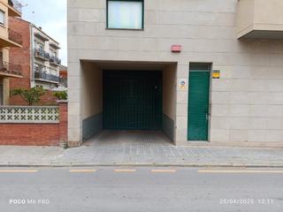 Lloguer Aparcament cotxe a Palau-solità i Plegamans. Se alquila plaza de aparcamiento céntrica!