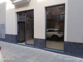 Lloguer Local Comercial a Palau-solità i Plegamans. ¡qué buena oportunidad! un local diáfano, céntrico y a estrenar.