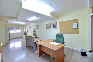 Miete Büro in Plaza Crevillente - Antiguos Juzgados - El Asilo. Oficina en entresuelo
